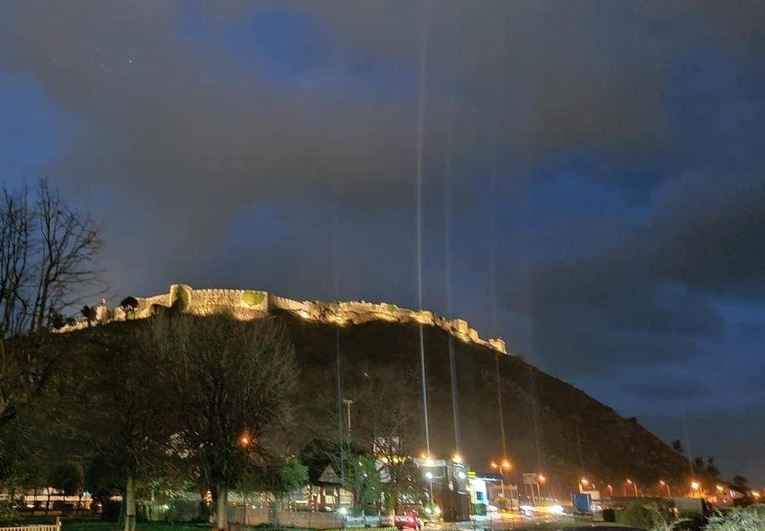Turisti slloven bie nga kalaja e Rozafës, humb jetën