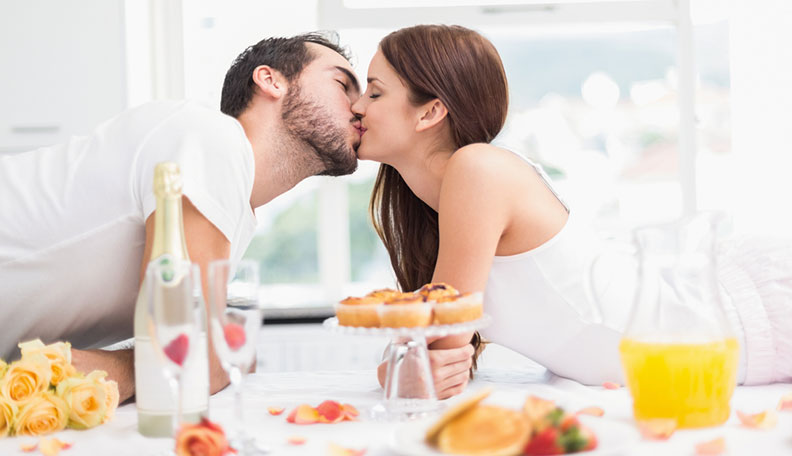 A duhet të bëni seks para apo pas bukës?