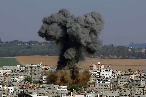Sirena dhe shpërthime të forta janë dëgjuar mbi Tel Aviv