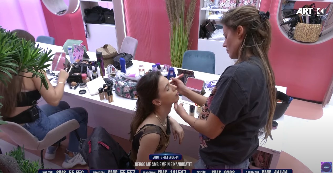 Vajzat e Big Brother VIP Kosova 2 grimohen me mëngjes (VIDEO)