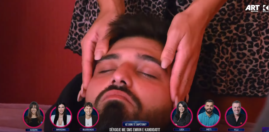 Relaksohet Azemi, i bën masazh Alba (VIDEO)