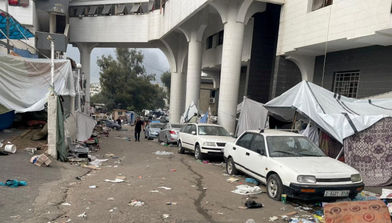 Vdesin të gjithë pacientët në njësinë e kujdesit intensiv të spitalit Al-Shifa në Gaza