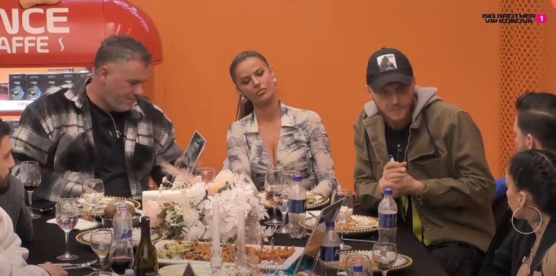 Pyetja thumbuese ndaj Besit, për pasivitetin e tij në lojë - Përgjigja e tij ngjall shumë të qeshura (VIDEO)