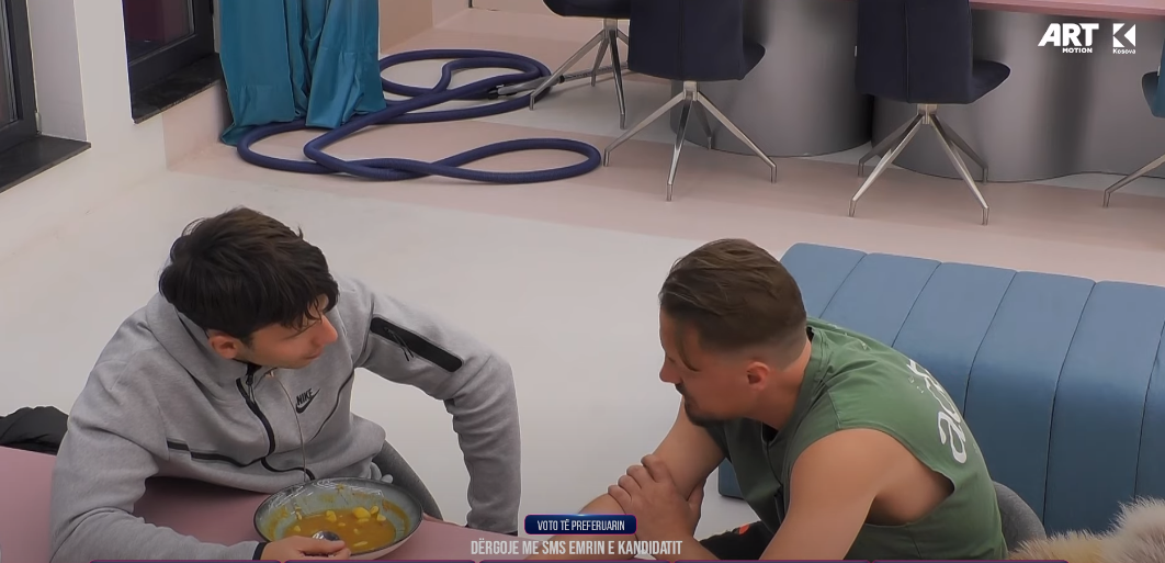 Blero: Kam punuar në fabrikë të kerreve veç me fitu pare edhe me përpunu këngën e parë (VIDEO)