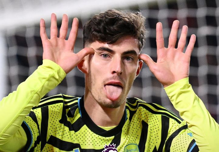 Topçinjtë, liderët e rinj të Premier League