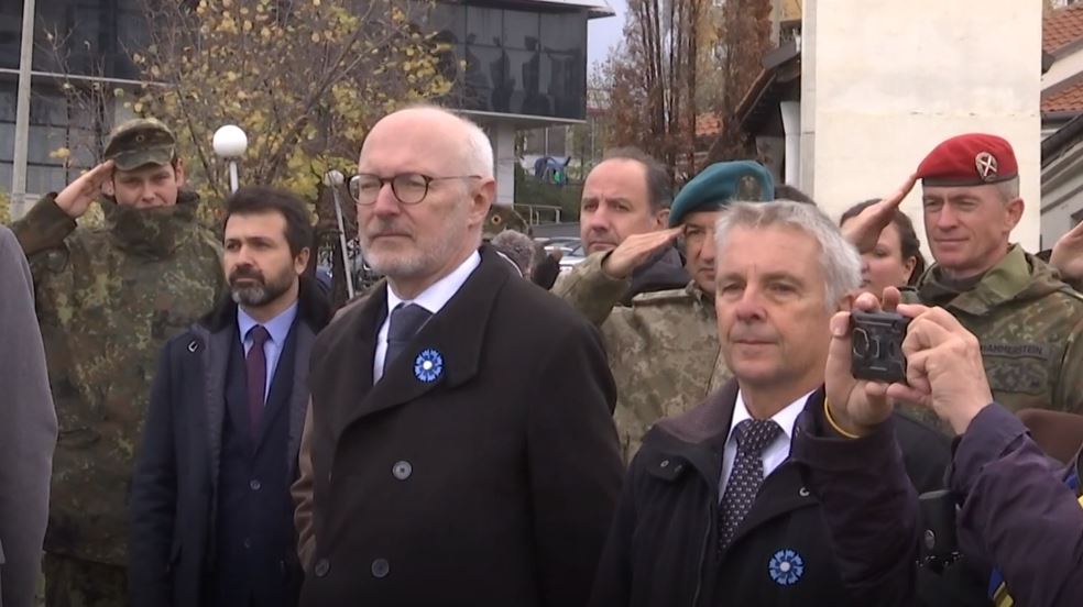 Porosia e ambasadorëve për Kosovën dhe Serbinë: Pajtohuni sikur Franca dhe Gjermania (VIDEO)