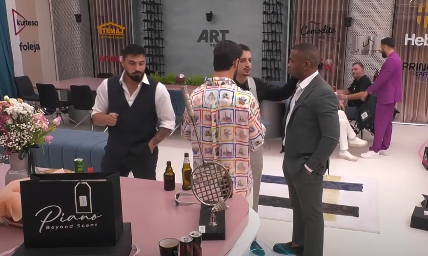 "Bashkë kemi me fjet sonte", kush po e fton Domenikun të fle me të? (VIDEO)