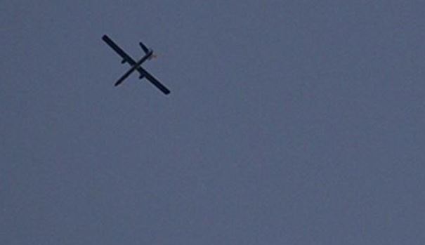 Dronët izraelitë fluturojnë në veri të Gazës