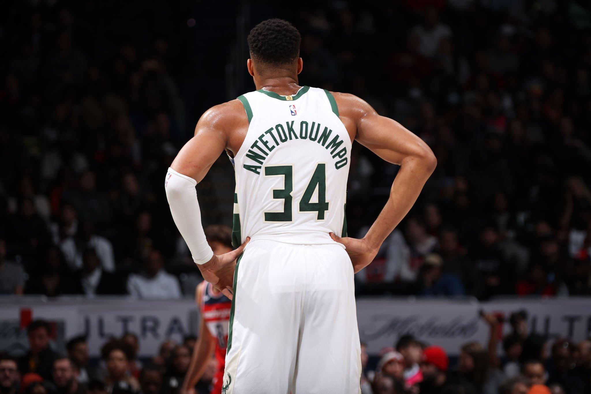 Bucks fitojnë ndaj Heat