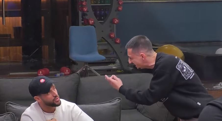 "U çova prej gjumit me t'kallxu çfarë idioti je o pis", Gania kapet me Lumbardhin (VIDEO)