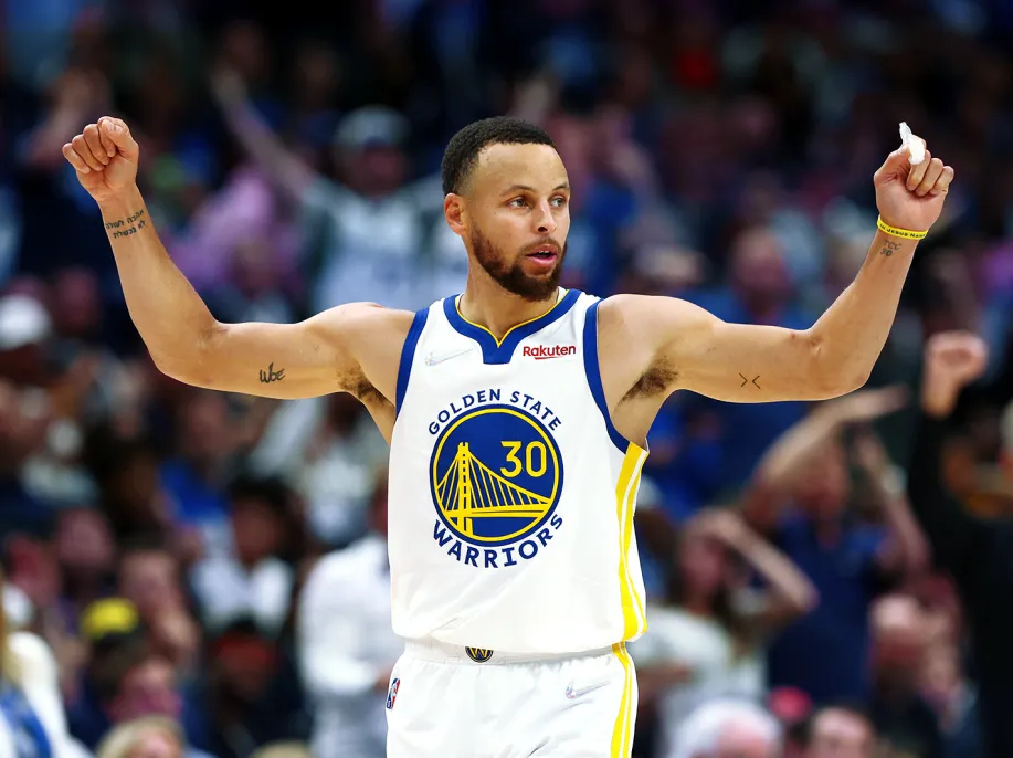 Curry, heroi i “Luftëtarëve” ndaj Oklahoma Cityt