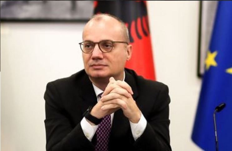 Hasani drejt Koresë së Jugut për vizitë zyrtare