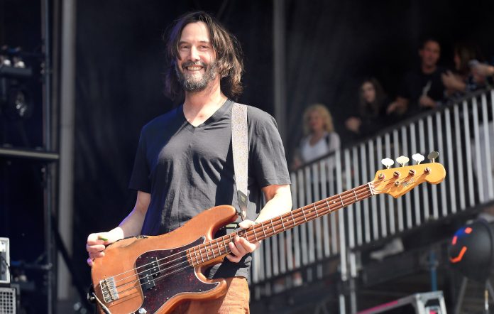 Keanu Reeves me bendin e tij do të performojnë pas 20 vjetësh