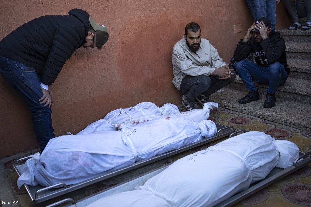 Gaza: Bombardohet ndërtesa e banimit në Khan Younis, vdesin 10 persona