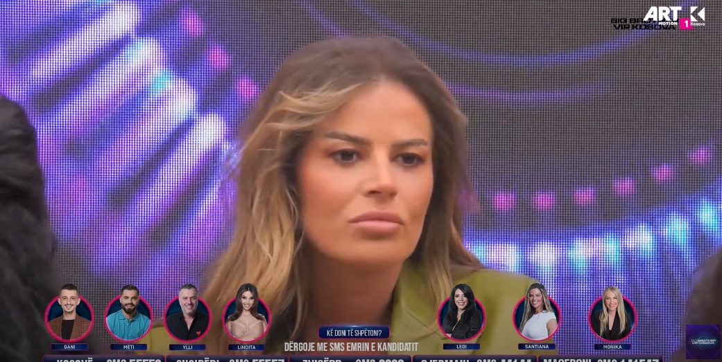 "Pse po vlon si uji?" - Pyetja anonime që e "nervozoi" Santianën (VIDEO)