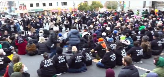 Bllokohet ura e New Yorkut, me protestë kërkohet armëpushim në Gaza (VIDEO)