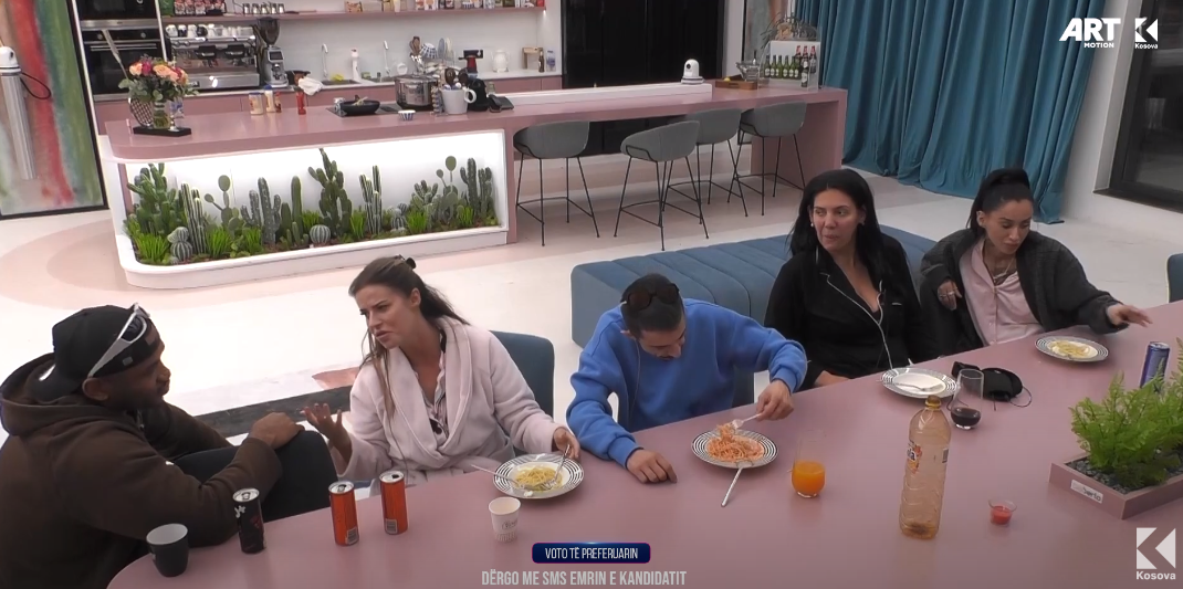Santiana çuditet me Domenikun, ai nuk i’a gabon asnjë shkronjë të emrit (VIDEO)