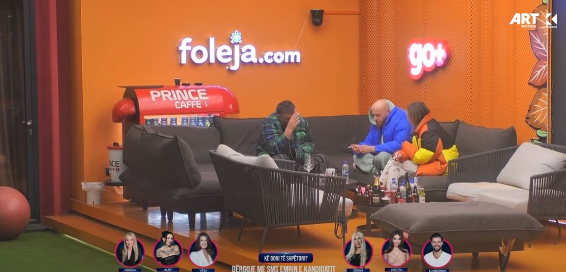 A janë në një grup? Ylli, Besi e Santiana nuk ndahen (VIDEO)