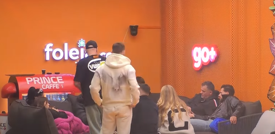 Ky është banori i cili nuk flet më me Azemin (VIDEO)