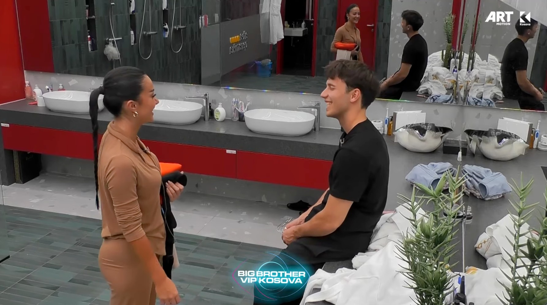 Alba dhe Blerando po njoftohen çdo ditë e më shumë me njëri-tjetrin (VIDEO)