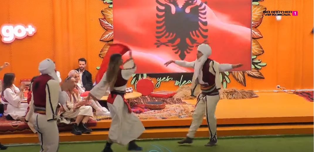 Santiana, Azemi dhe Blerando prezantojnë vallet tradicionale kombëtare (VIDEO)