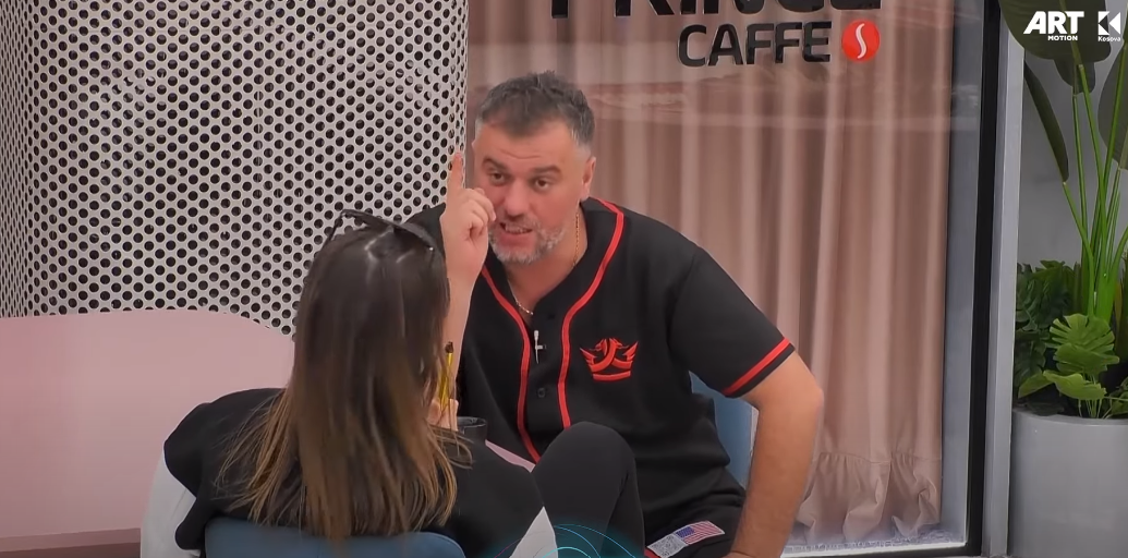 Shqipja: Blero më ka thënë "do më nxjerrë jashtë" - Buci e mohon, shton edhe fjalën "zhag" në fjali (VIDEO)