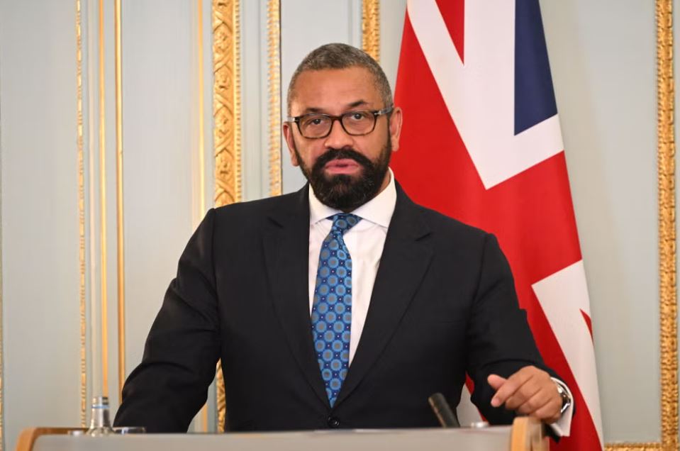 Rreth 200 mbajtës të pasaportave britanike besohet të jenë në Gaza