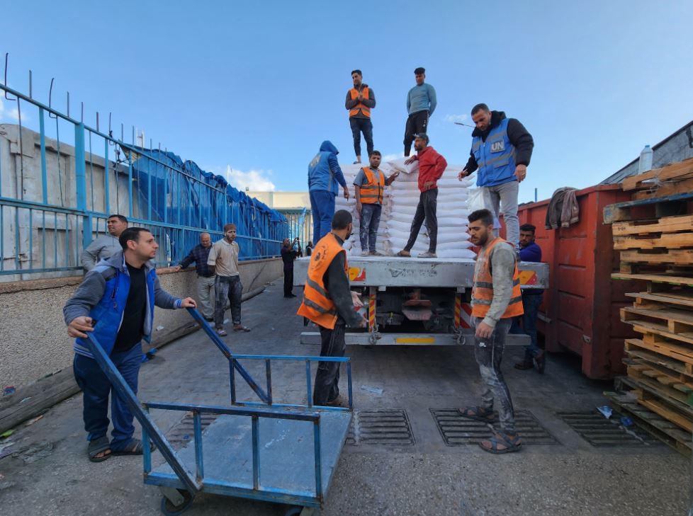 UNRWA dërgon ujë të pastër në veri të Gazës, për herë të parë që nga fillimi i luftës