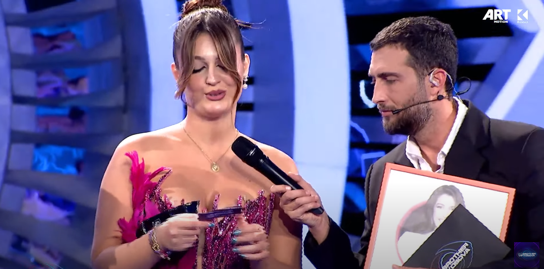 Vesa arrin në studio, a e kishte biletën e kthimit? (VIDEO)