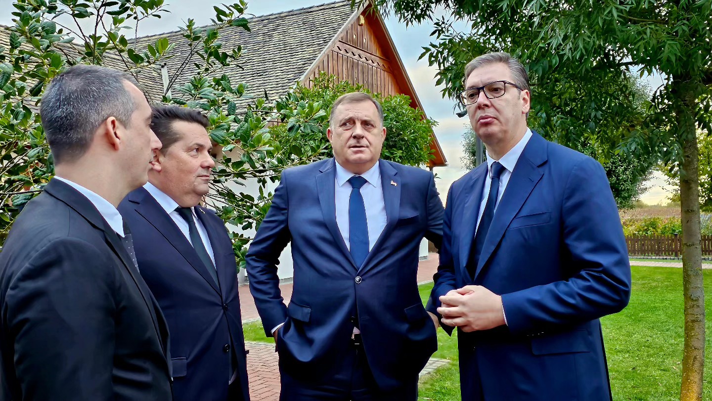 Vuçiqi takon Dodikun: Serbia do të jetë gjithmonë me Sërpskan