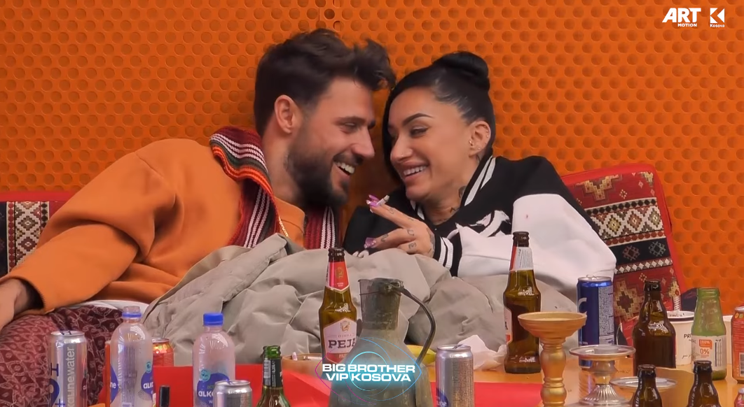 Lumbardhi e puth Albyn, thotë se ka ndjesi sikur e ka gjetur dashurinë (VIDEO)