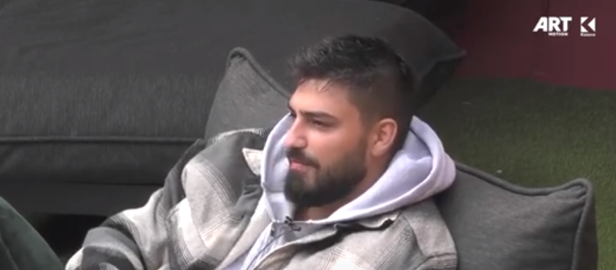 Djemtë kanë një kërkesë për “Vëllain e Madh”: Kemi nevojë me i pre flokët (VIDEO)