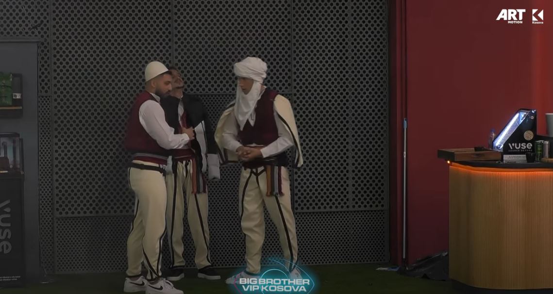 Blerando mëson Azemin dhe Ganiun të performojnë vallen e Rugovës (VIDEO)