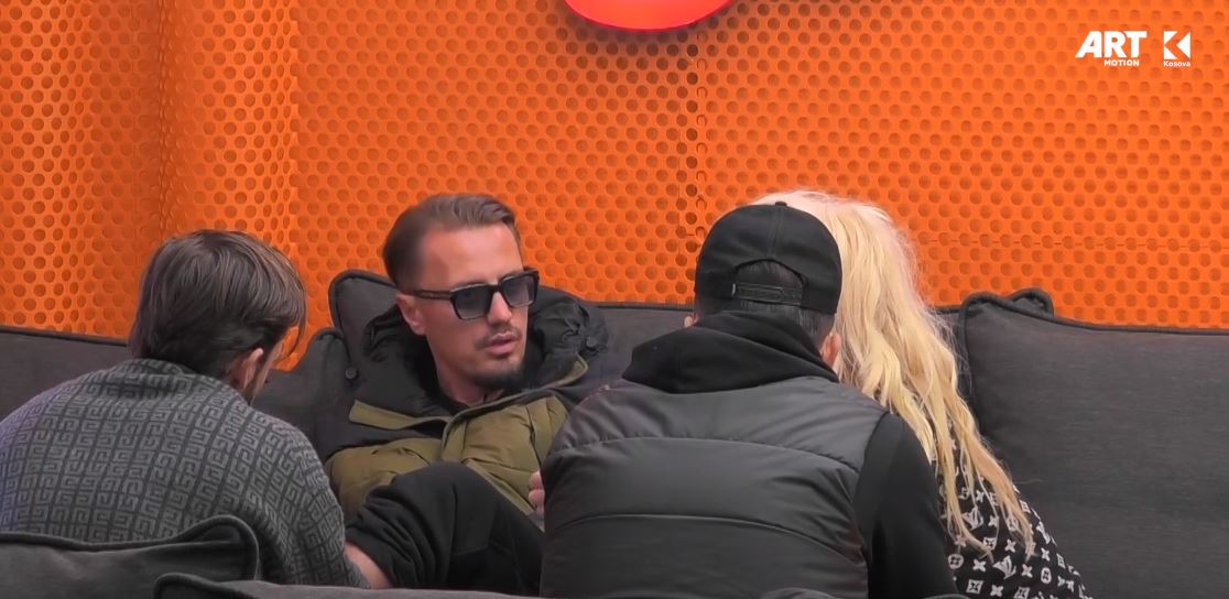 Blero Me fjetë me fëmijë, çohesh i lagur (VIDEO)