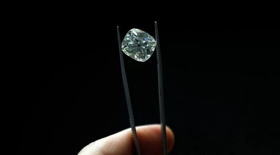 Diamantet ruse do të ndalohen nën sanksionet e reja të BE-së
