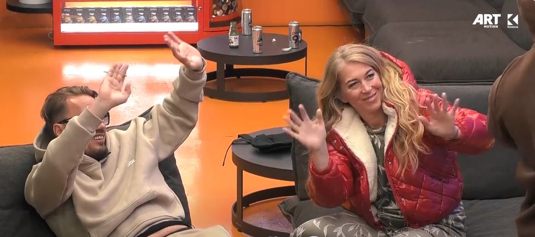 Blero e Monika përshëndesin familjen e Domenikut përmes kamerës së Big Brother (VIDEO)