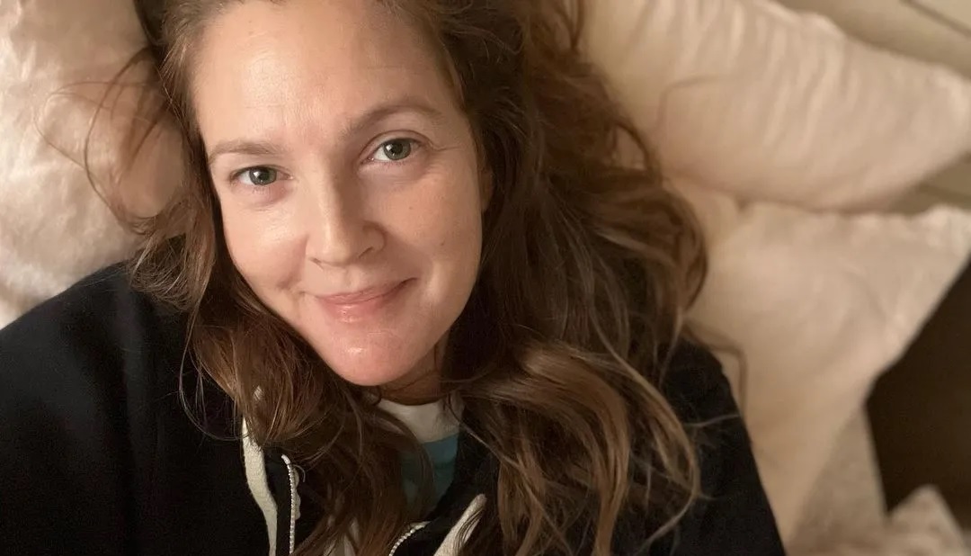 Drew Barrymore "i frikësohet" varësisë nga operacionet plastike