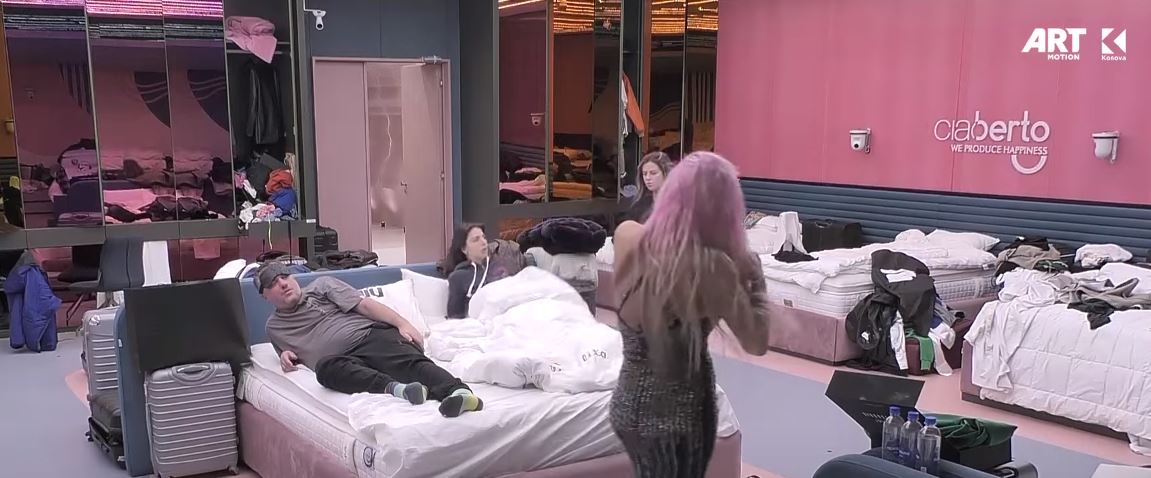 Edona lë të shtangur Yllin dhe Shqipen me dukjen e saj për 'Prime' (VIDEO)