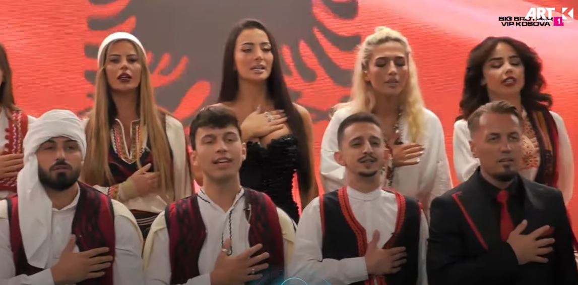 Fillon programi festiv i 28 Nëntorit me Himnin Kombëtar (VIDEO)