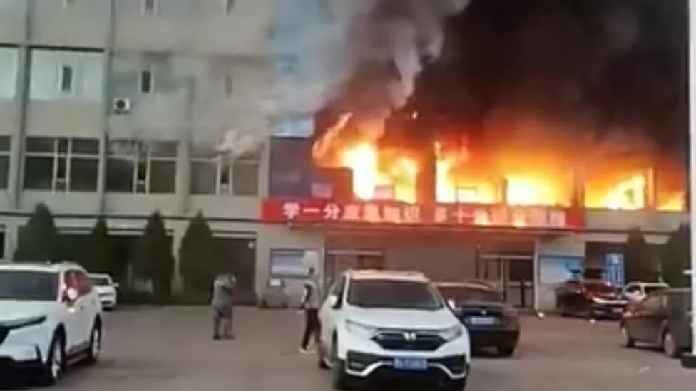 Kinë: 25 të vdekur nga zjarri në zyrat e kompanisë së minierave të qymyrit