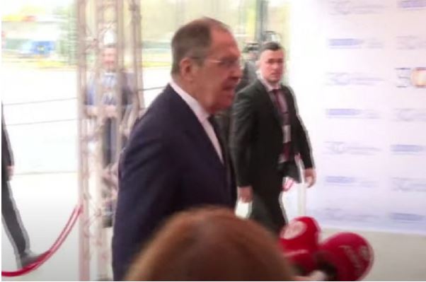 ​Lavrov ik nga pyetjet e gazetarëve në Shkup