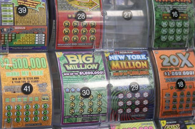 Shkon për vizitë në Florida, fiton lotari 1 milion dollarë
