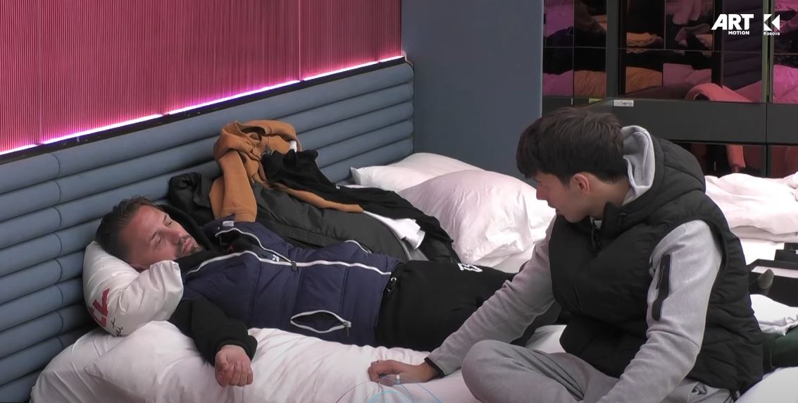 Blerando: Gania m'u ka dhimbtë mbrëmë, ai pisi iu afrua me çokollatë (VIDEO)