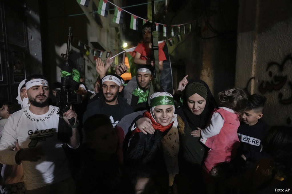 39 palestinezë të liruar nga burgjet izraelite