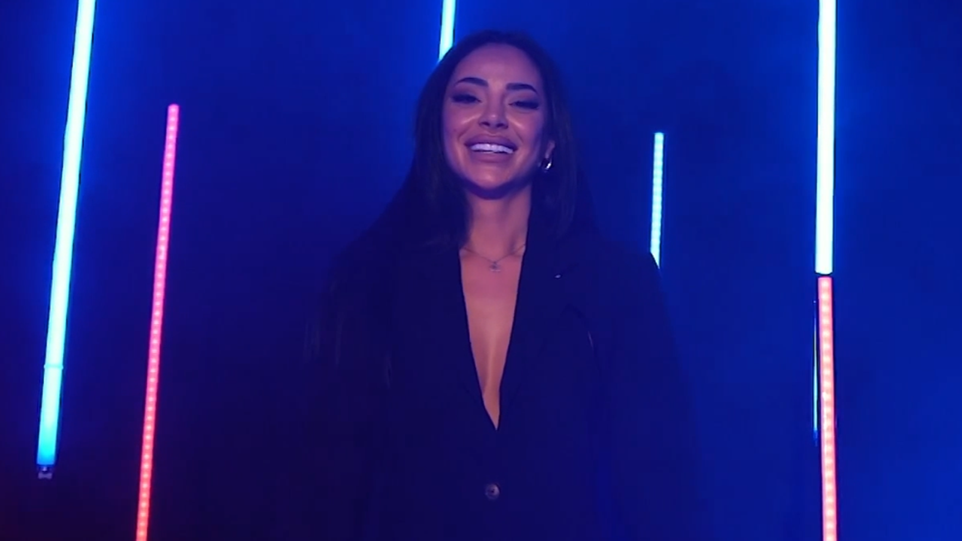 Kaderi: Gazetat në Tajlandë kanë shkruar "do vijë 'Miss Kosova', por s'ma lëshuan vizën" (VIDEO)