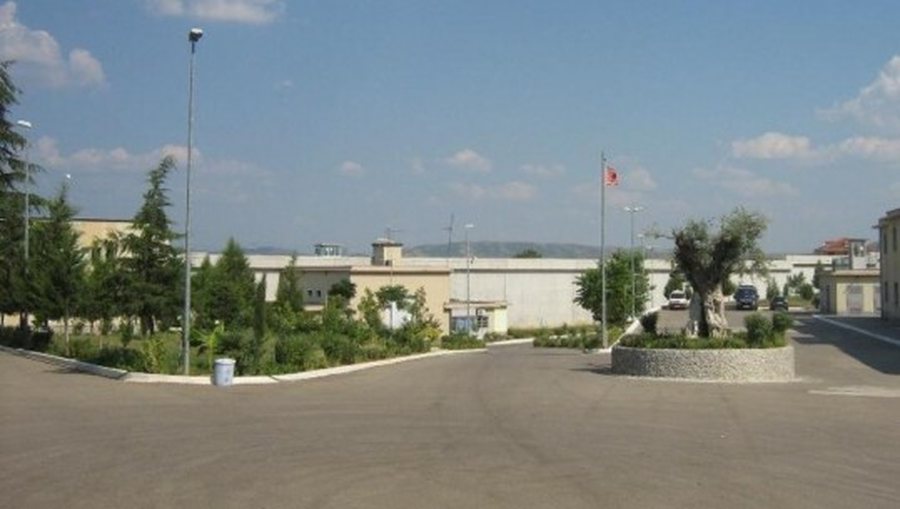 Neutralizohet i dënuari përjetë që trazoi burgun e Peqinit – vrau një të burgosur dhe plagosi një tjetër