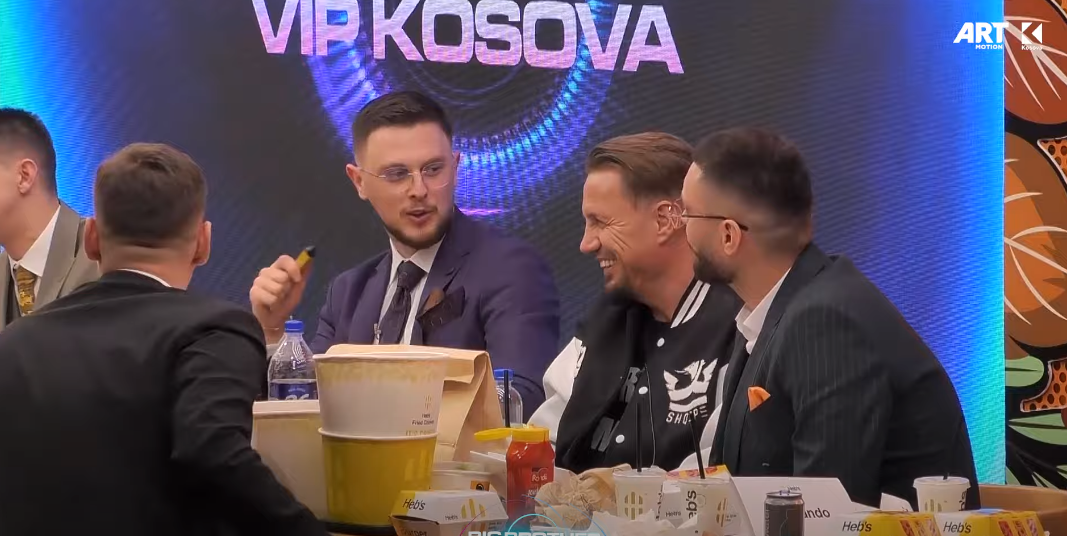 Ardi i tregon Bleros se si i ka dëgjuar këngët e tij (VIDEO)