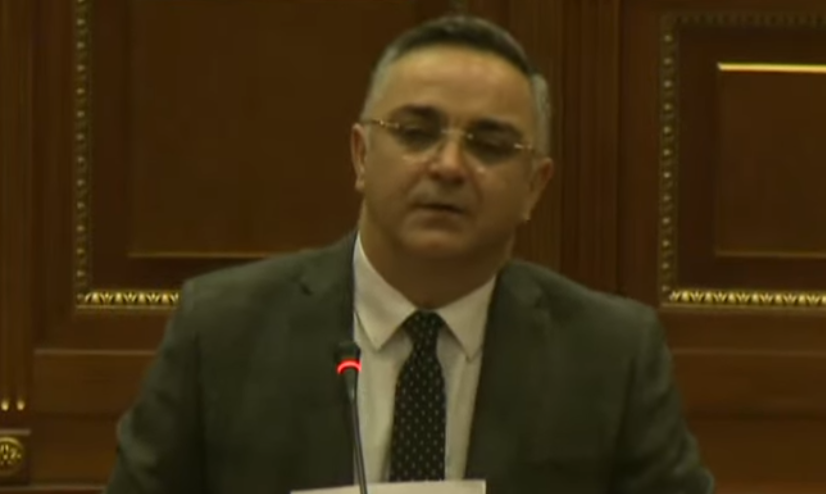 Tahiri i AAK-së: Qeveria e paaftë, 80 përqind e projekteve kapitale janë të pafilluara