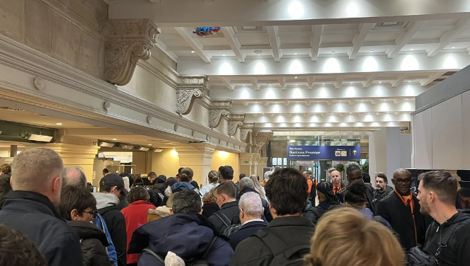 Bllokohen britanikët, Eurostar pezullon trenat pasi punëtorët francezë nisin grevë të papritur