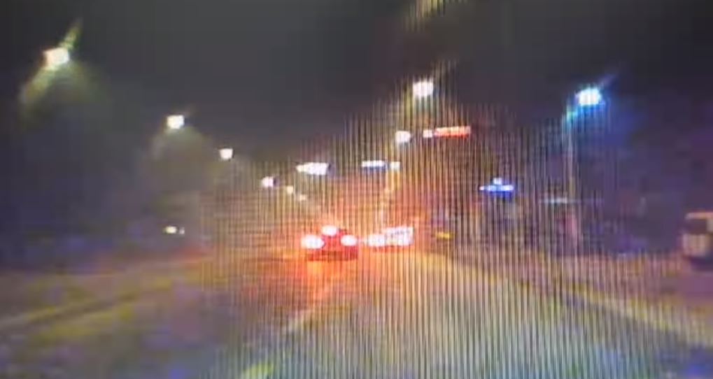 Ferizaj: Policia ndalon një garë me makina, gjobiten shoferët (VIDEO)